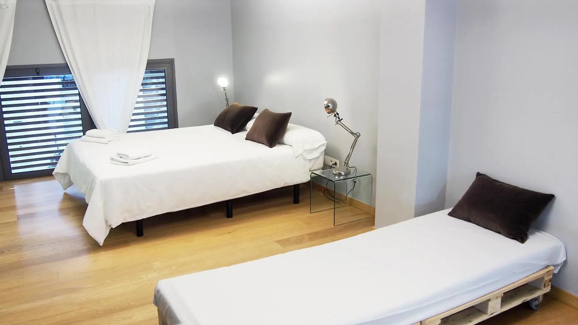 Apartment Barcelona Rentals - Gracia Pool Apartments Center